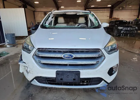 2017 Ford Escape Titanium z USA, uszkodzony, nr VIN 1FMCU9J96HUB95699